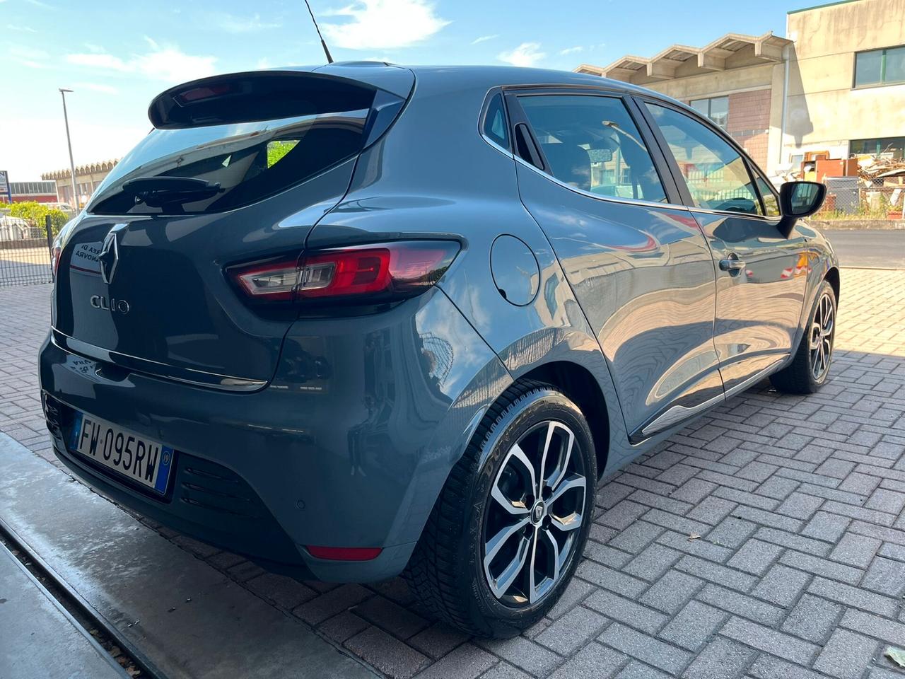 Renault Clio dCi 8V 90 CV Moschino ok neopatentati