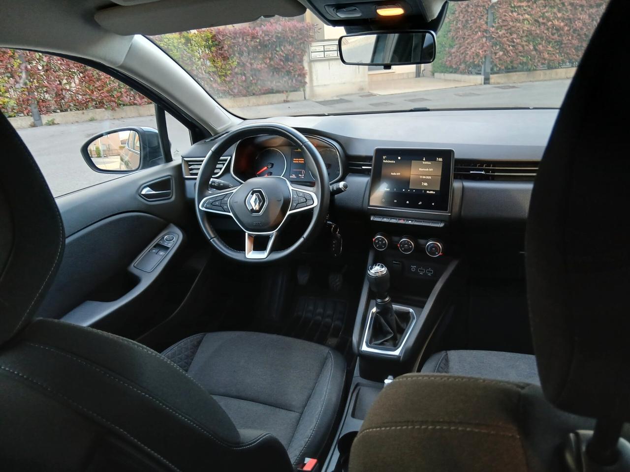 Renault Clio TCe 100 CV 5 porte Zen UNICO proprietario tua con € 164 mese