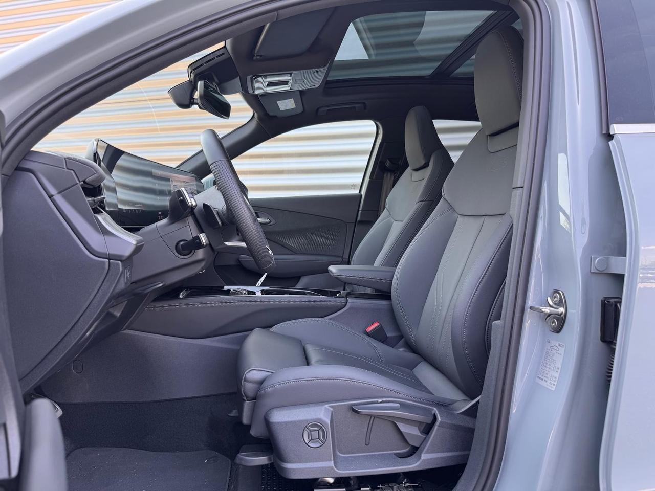 AUDI Q3 TFSI S-TRONIC