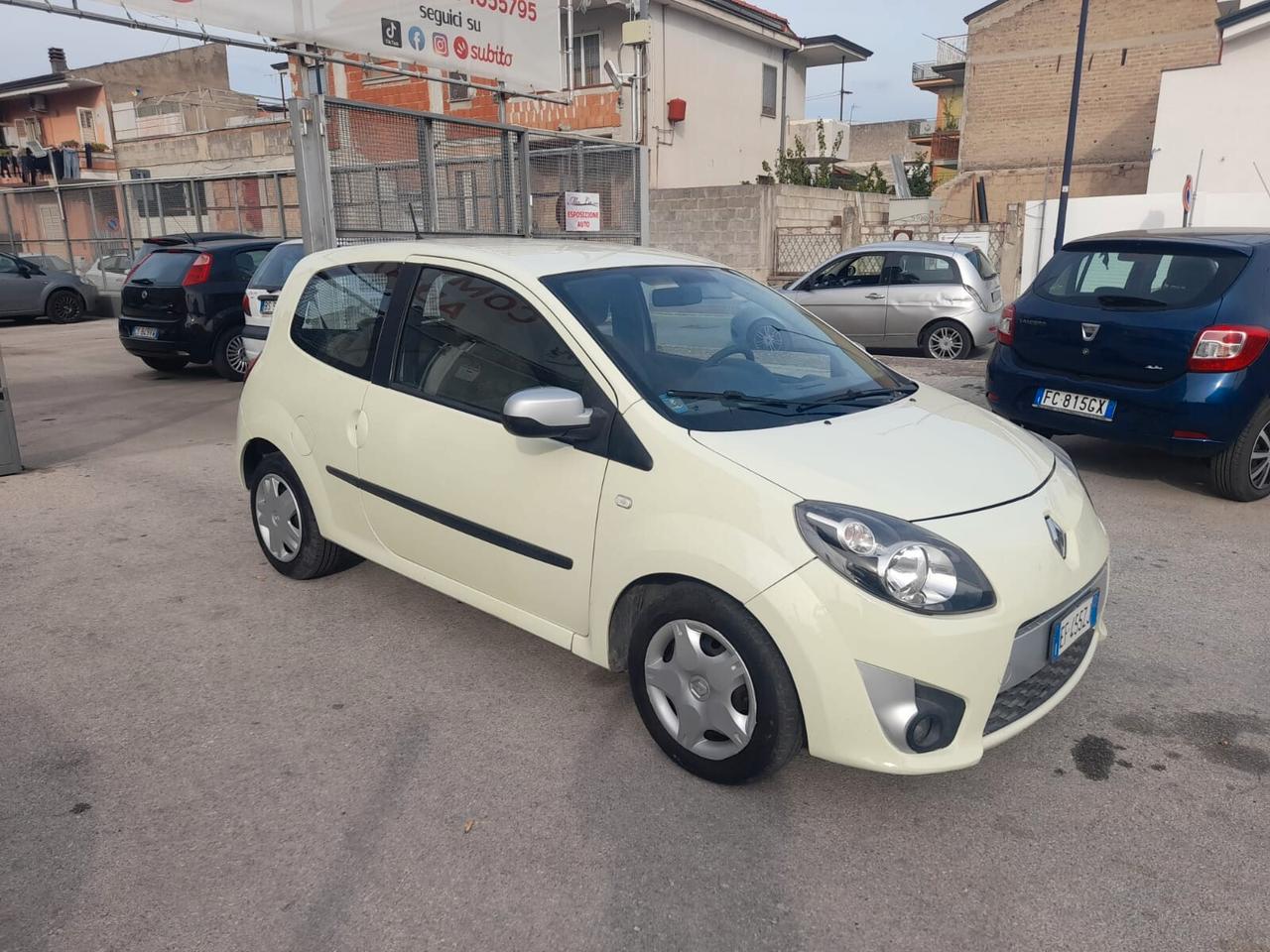 Renault Twingo 1.2cc benzina 12 mesi garanzia-2010