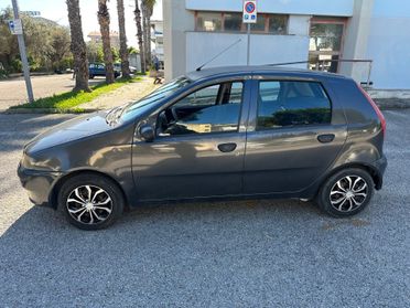 Fiat Punto 1.9 JTD 5 porte neopatentati bluetooth