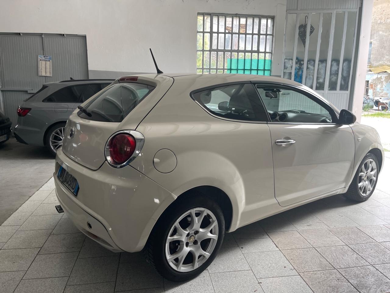 Alfa Romeo MiTo 1.3 JTDm 16V 90 CV Distinctive Sport Pack