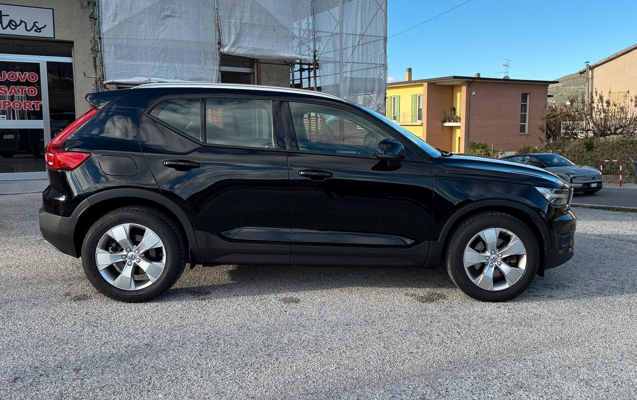 Volvo XC40 D4 AWD Geartronic Momentum