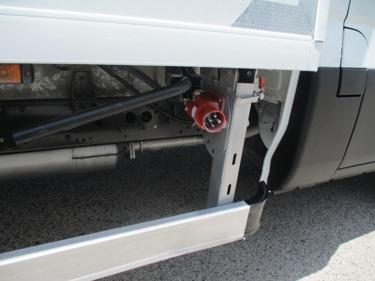 Iveco Daily 35C15 3000 150CVE6 GANCIERE CARNE APPESA FRC 02/28