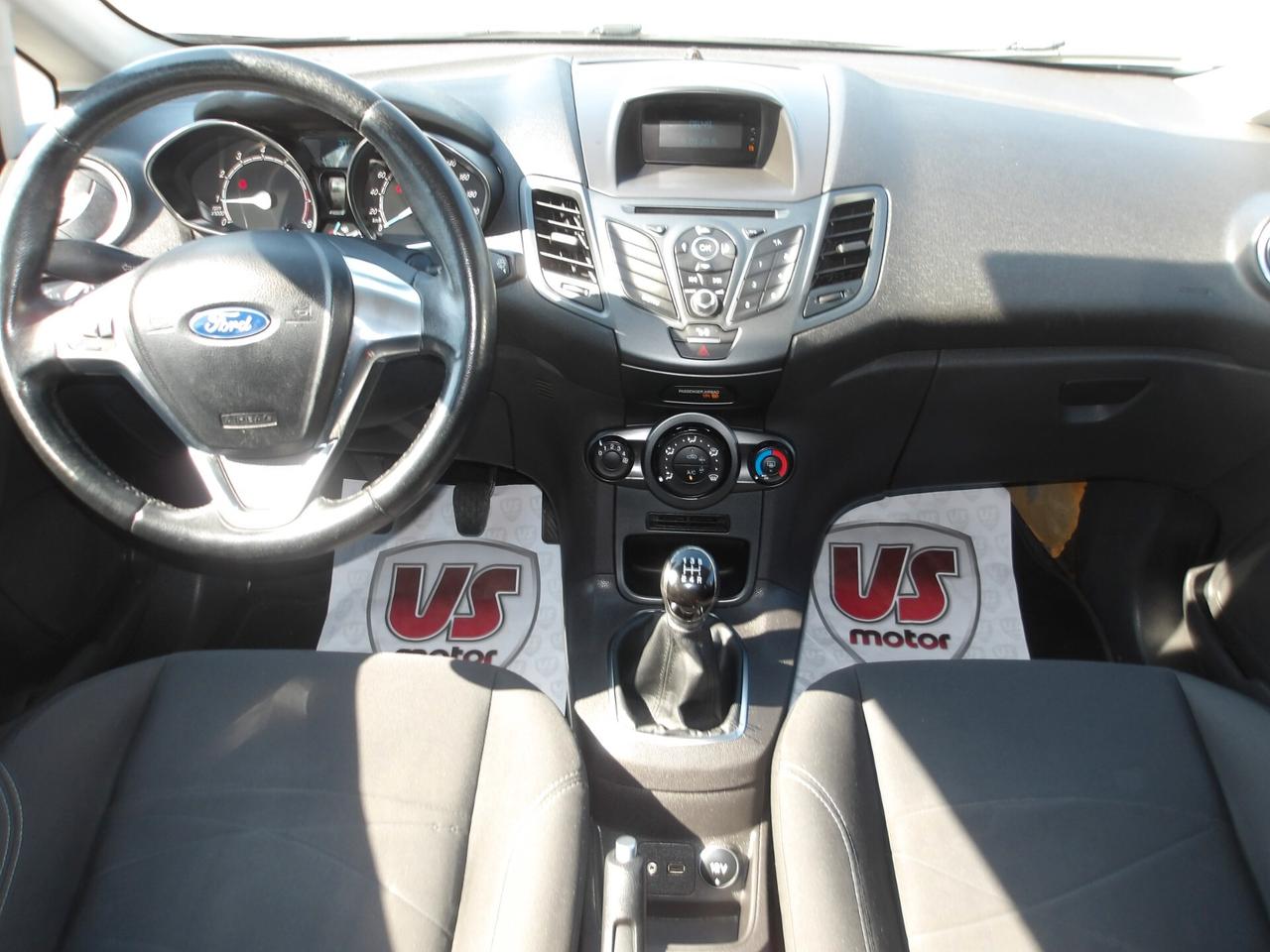 FORD FIESTA 1.2 BENZ-GARANZIA FULL-2015