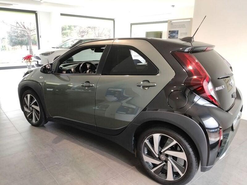 Toyota Aygo X 1.0B (72 CV) Lounge S-CVT VENDUTA