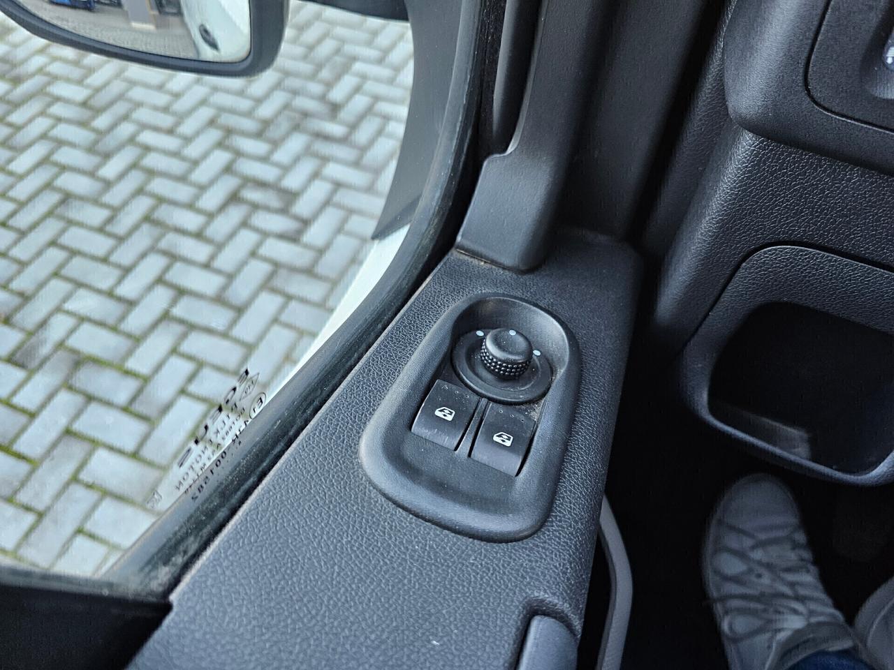 Renault Master 28 2.3 Dci PC TN 3 Posti
