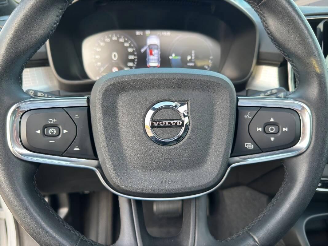 Volvo XC40 1.5 t4 phev Inscription Expression TETTO APRIBILE