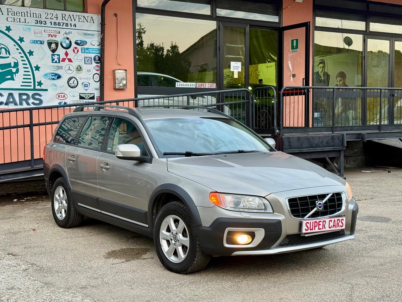 Volvo XC 70 D5 2.4d 185CV AWD AUTOMATICO Momentum