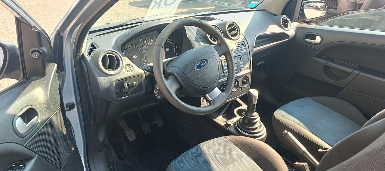 Ford Fiesta 1.2 16V 3p. Ghia