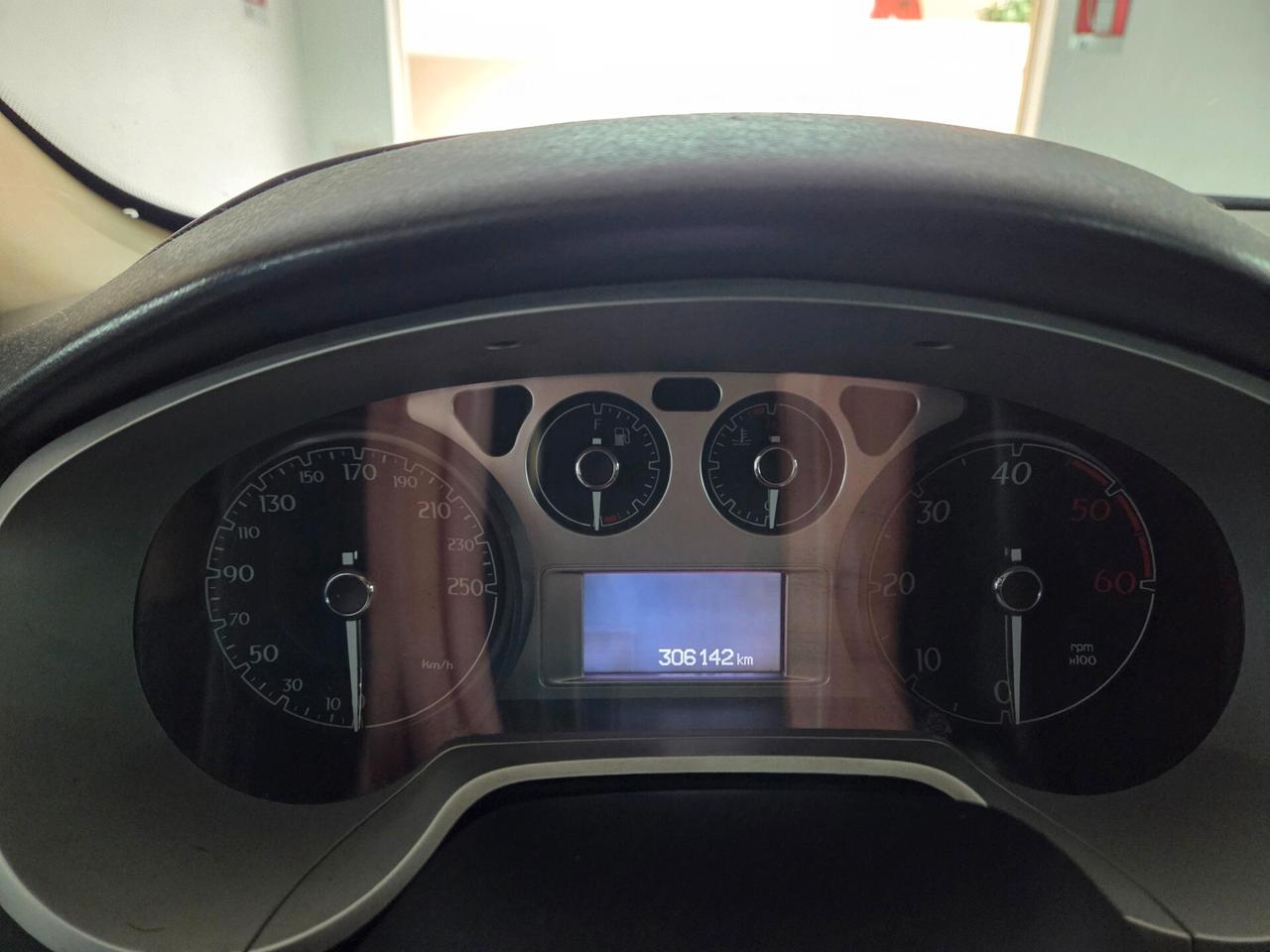 Lancia Delta 1.6 MJT DPF Gold