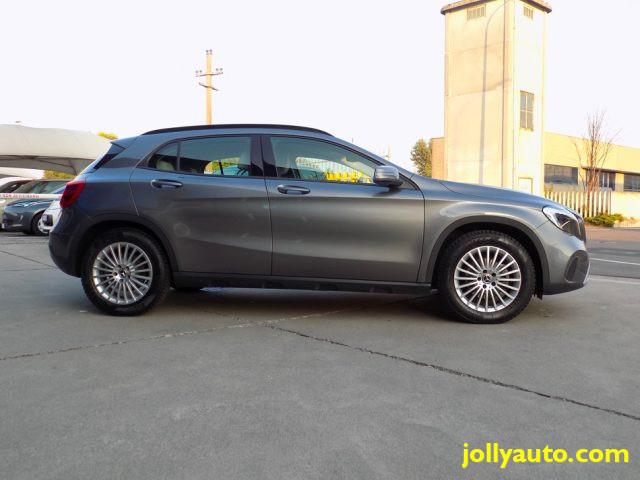 MERCEDES-BENZ GLA 220 d Automatic 4Matic Business