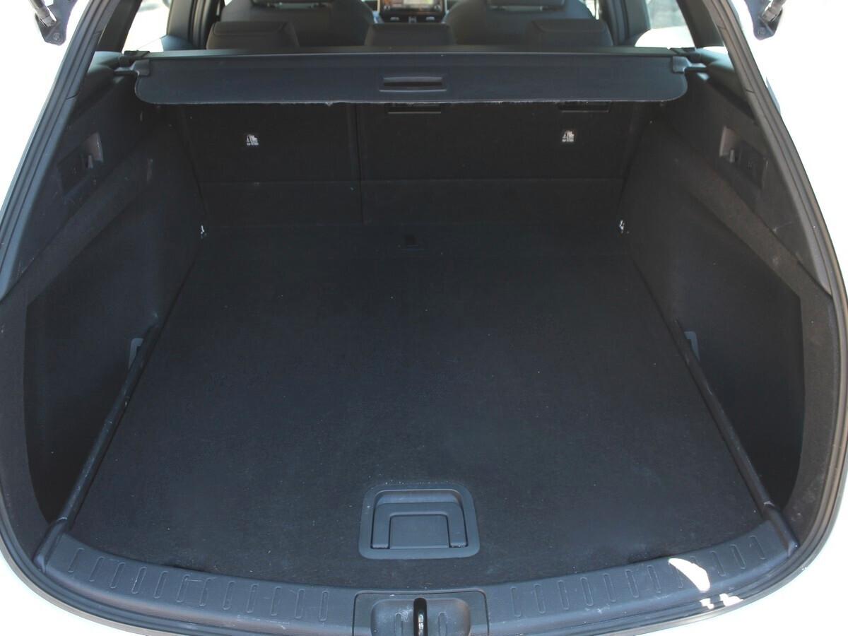 Toyota Corolla Touring Sports 1.8 Hybrid Business