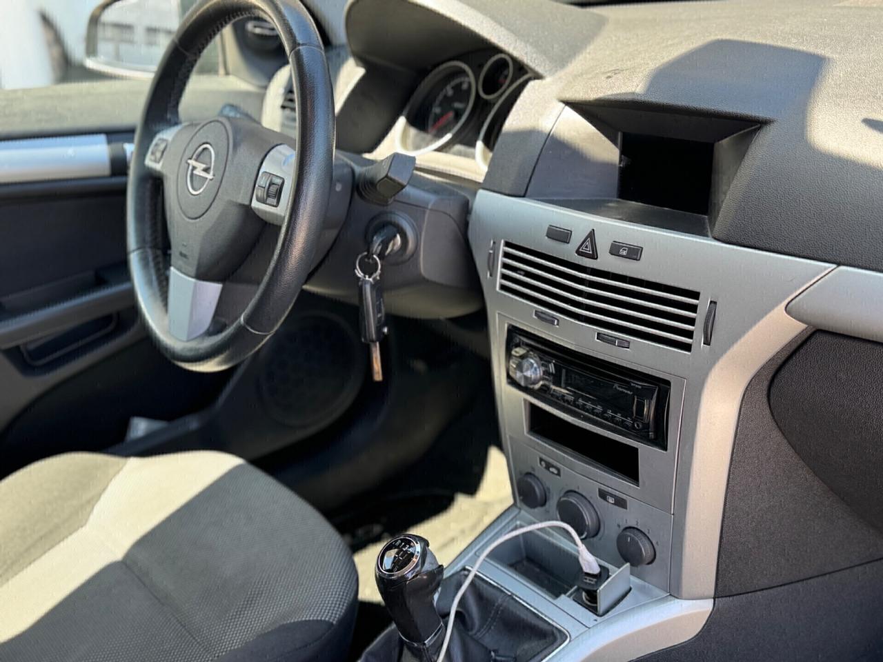 Opel Astra GTC 1.7 CDTI 110CV ecoFLEX 3P. 2009