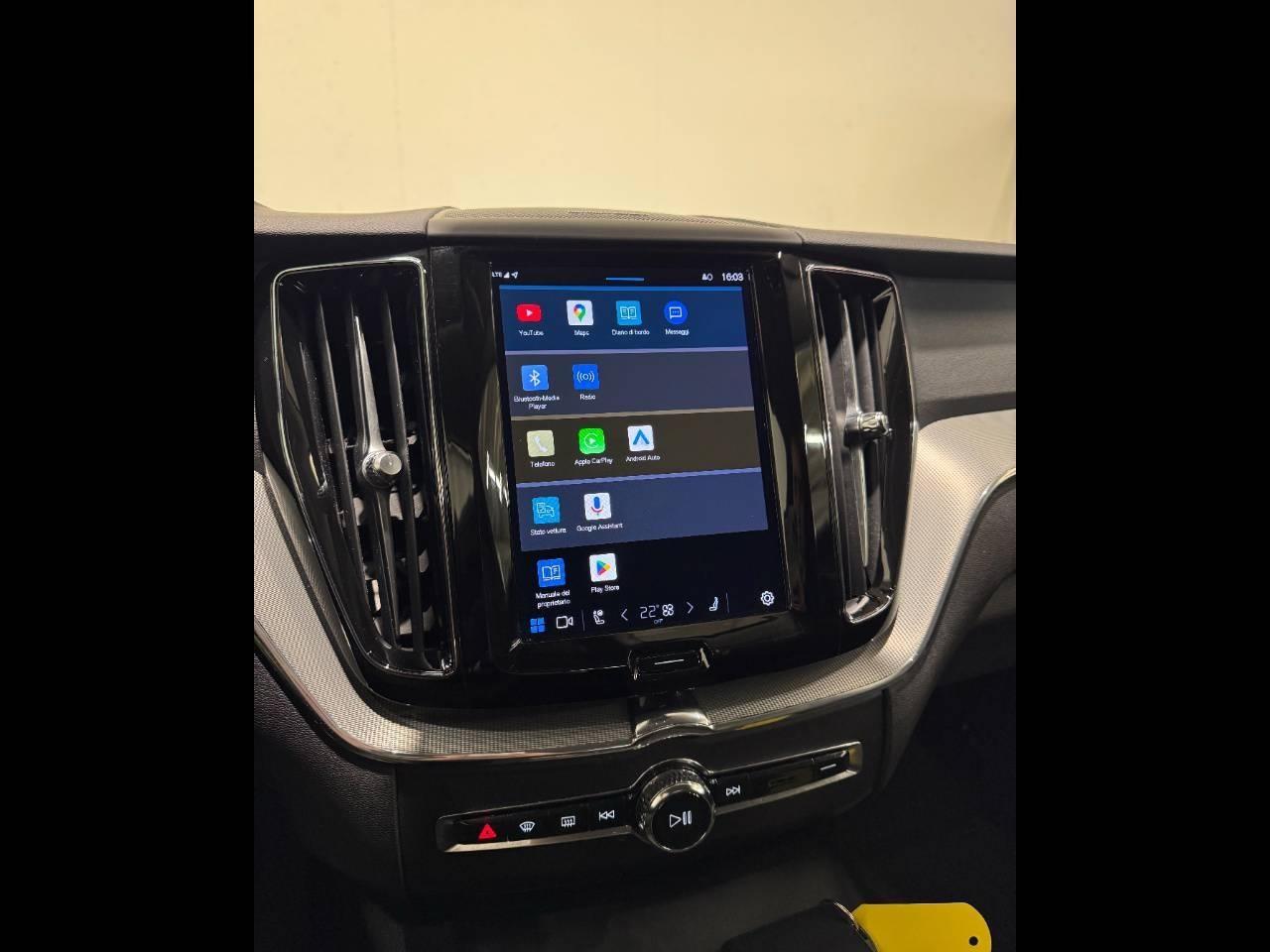 VOLVO XC60 B5 PLUS DARK AWD AUTO