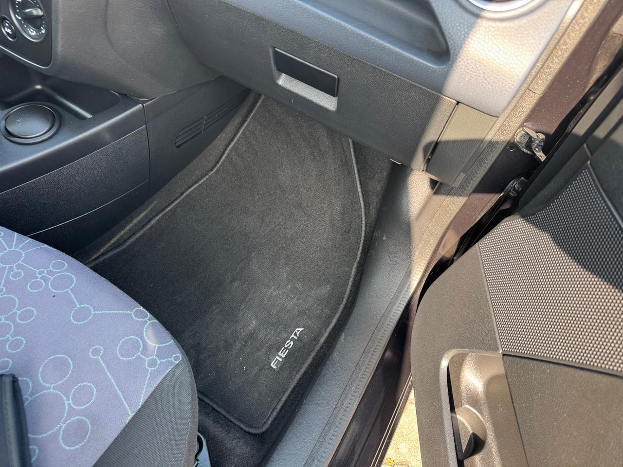 Ford Fiesta 1.2 16V 3p. neopatentati