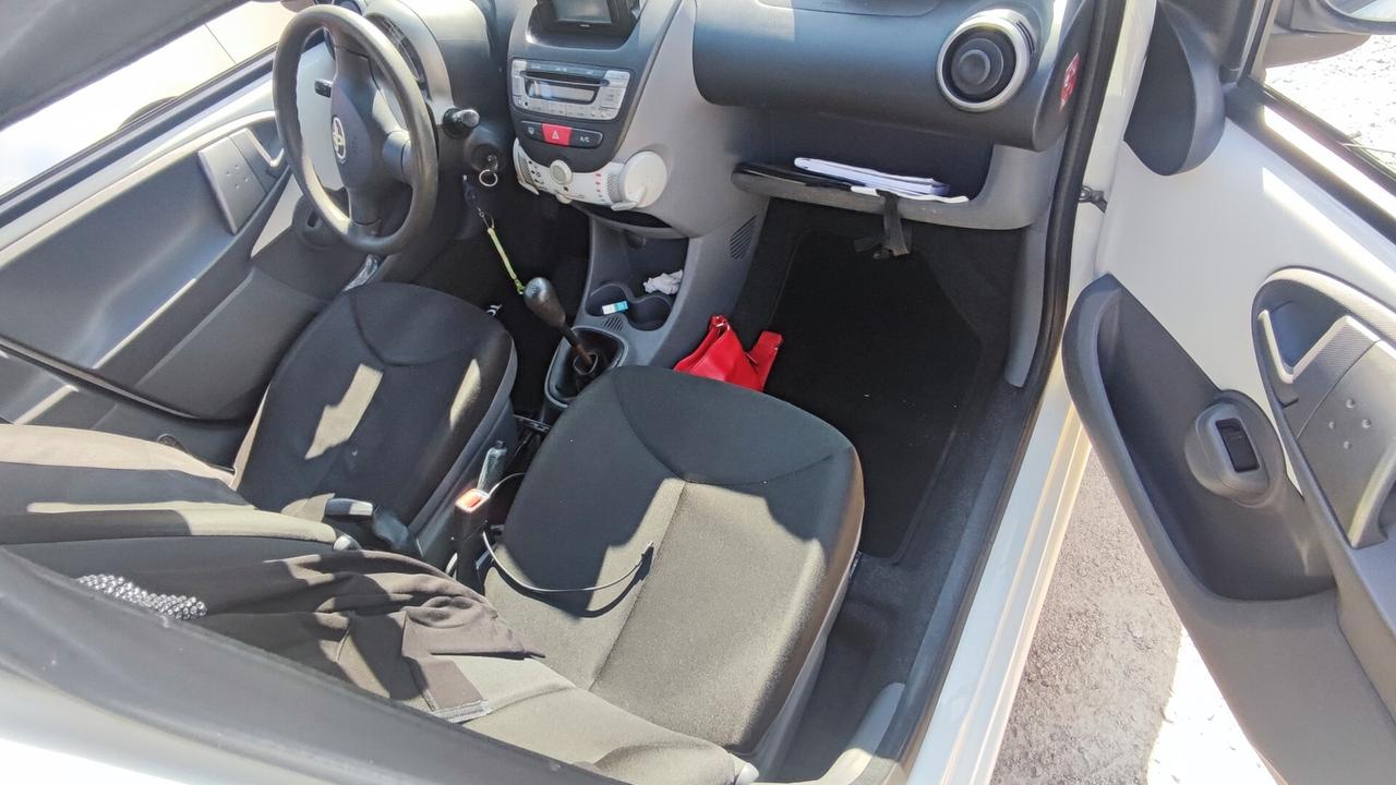 Toyota Aygo 1.0 12V VVT-i 5 porte Now Connect