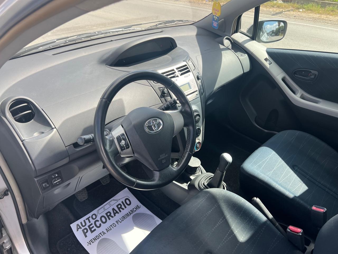 Toyota Yaris 1.0 5 porte Sol