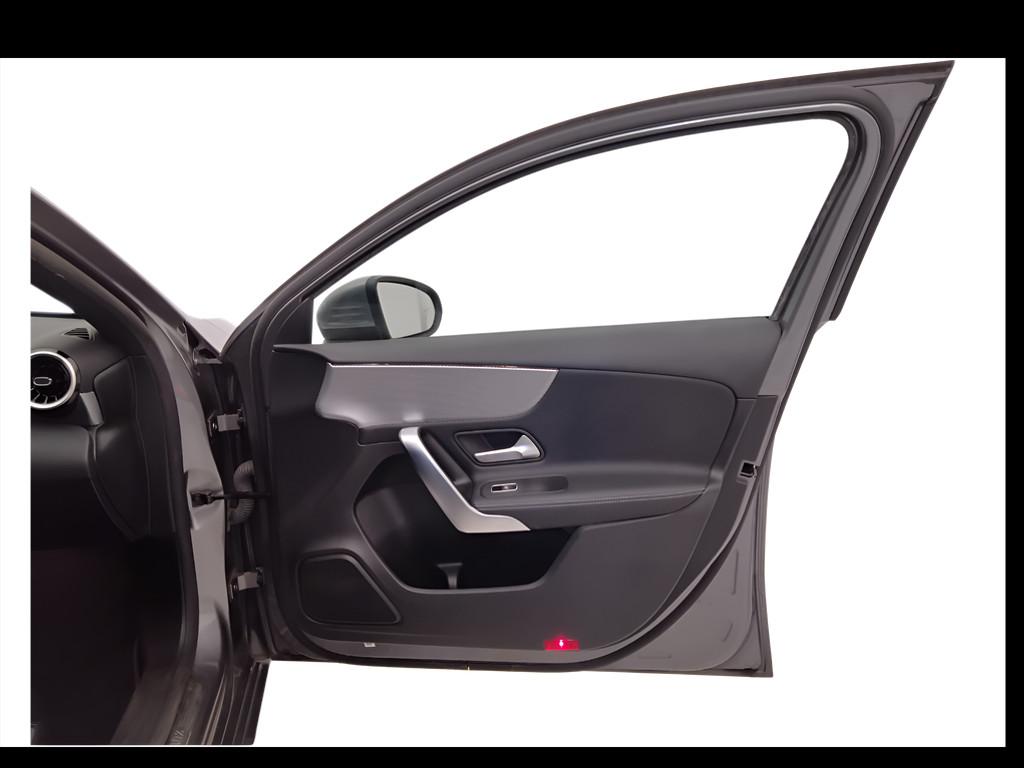 Mercedes-Benz Classe A - W177 2018 - A 180 d Sport auto