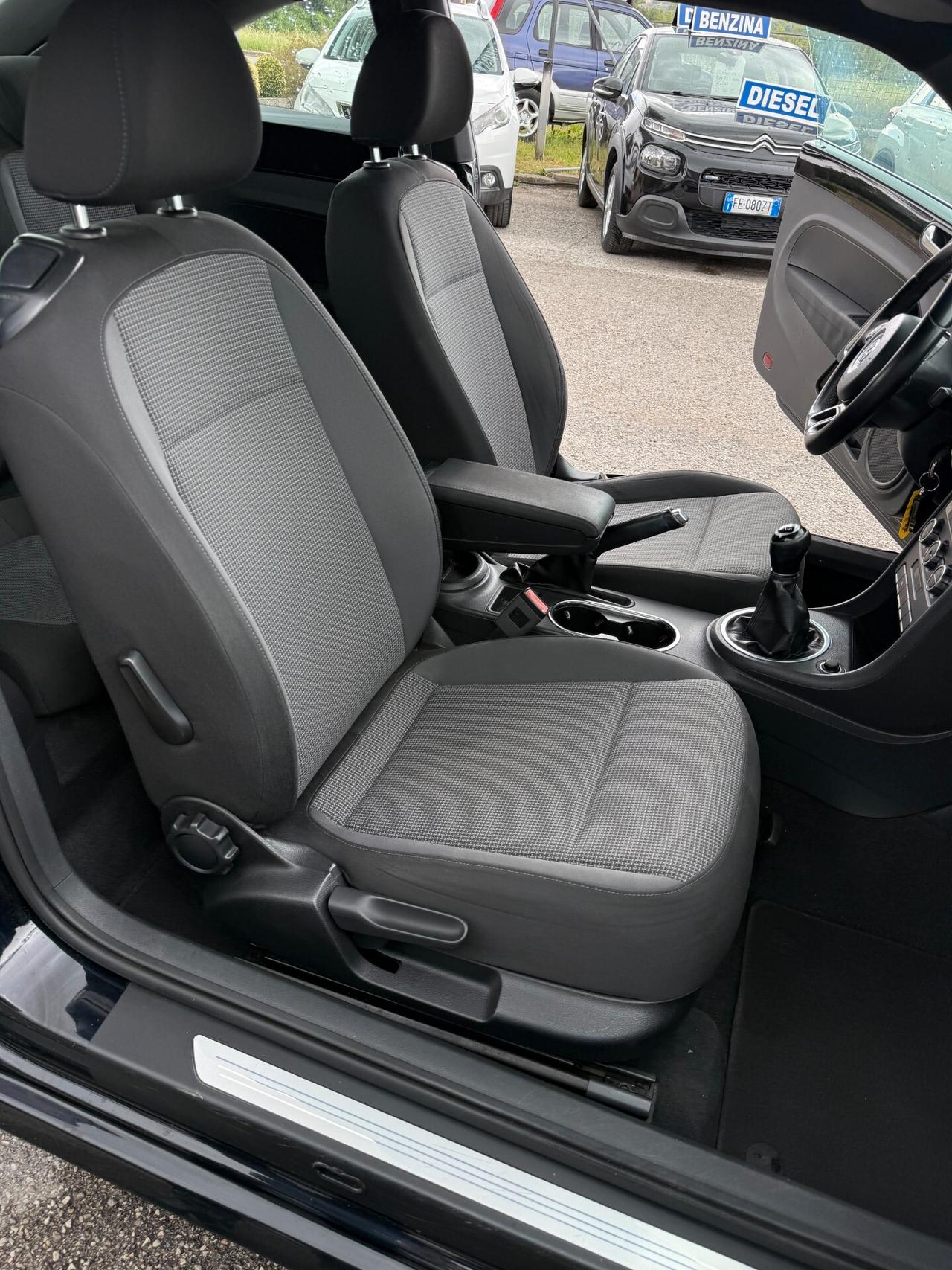 "UNA CHICC " Volkswagen Maggiolino 1.6 TDI