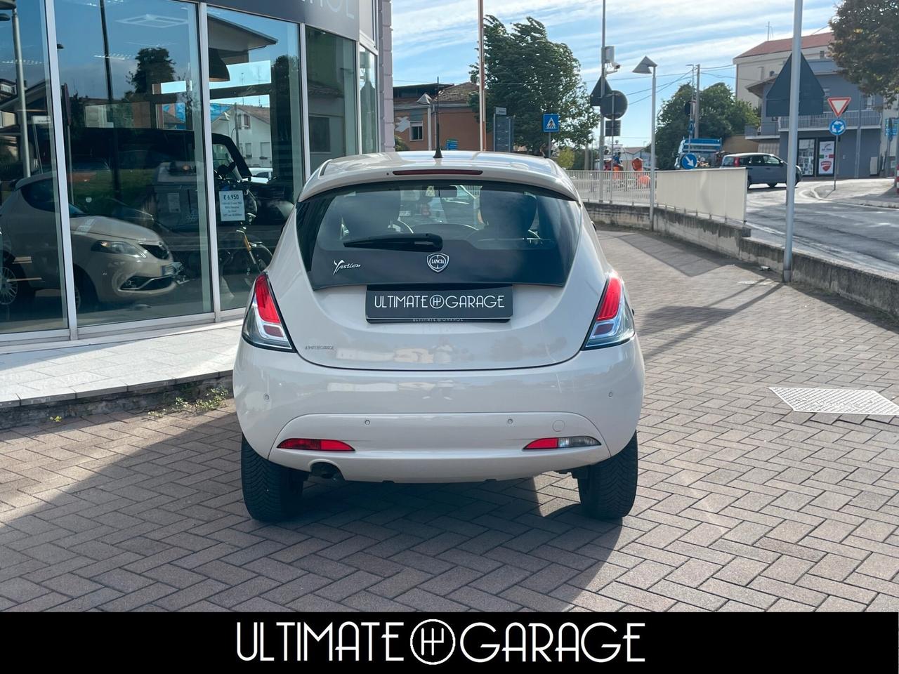 Lancia Ypsilon 0.9 TwinAir 85 CV 5 porte Metano Ecochic Gold NEOPATENTATI