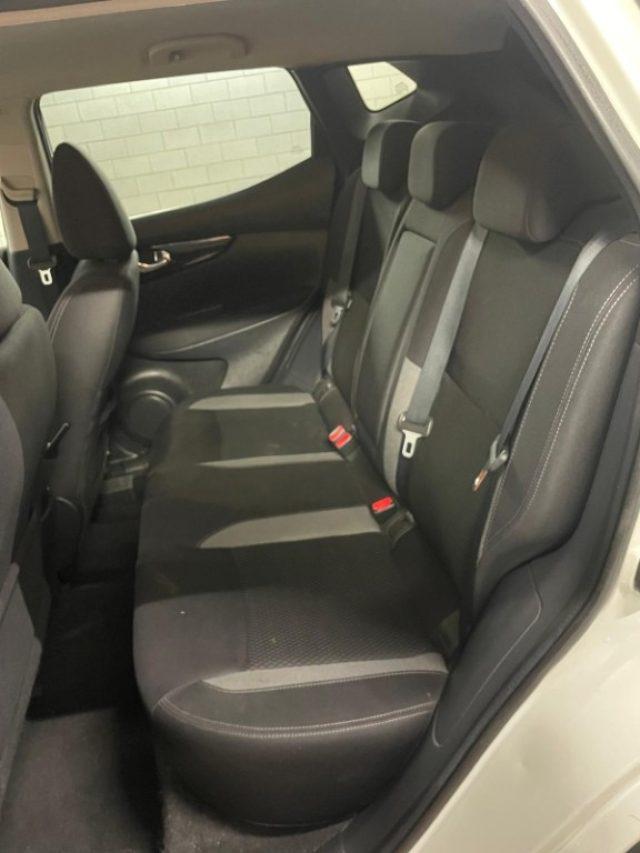 NISSAN Qashqai 1.2 DIG-T N-Connecta