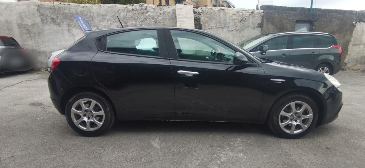 Alfa Romeo Giulietta 1.6 JTDm-2 105 CV Distinctive 2013 USATO