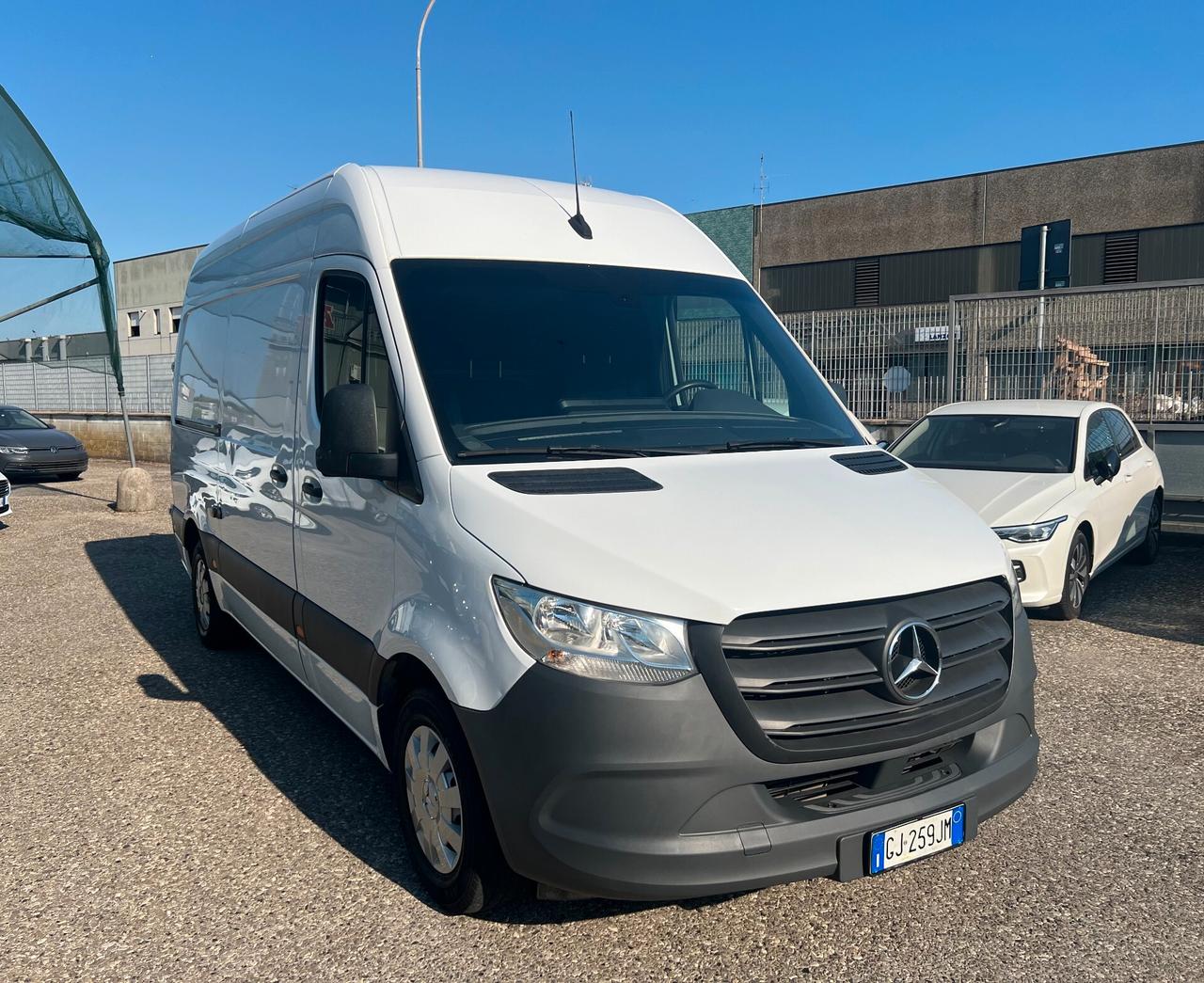 Mercedes Benz Sprinter