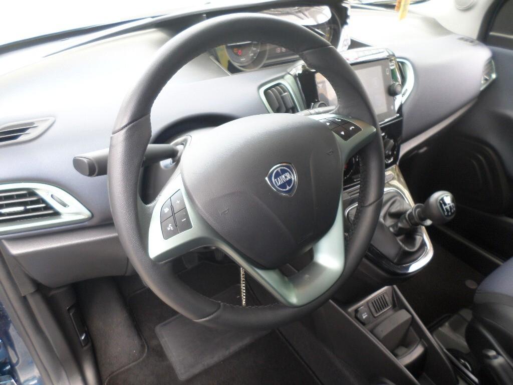 Lancia Ypsilon 1.0 FireFly 5 porte S&S Hybrid Gold Plus