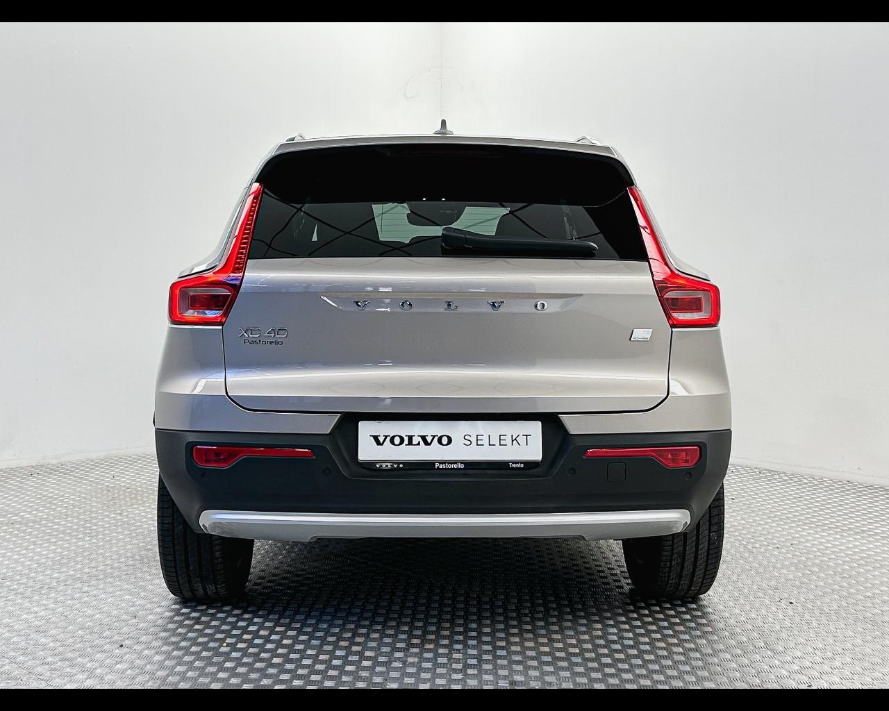VOLVO XC40 (2017-->) - XC40 T5 Recharge Plug-in Hybrid automatico