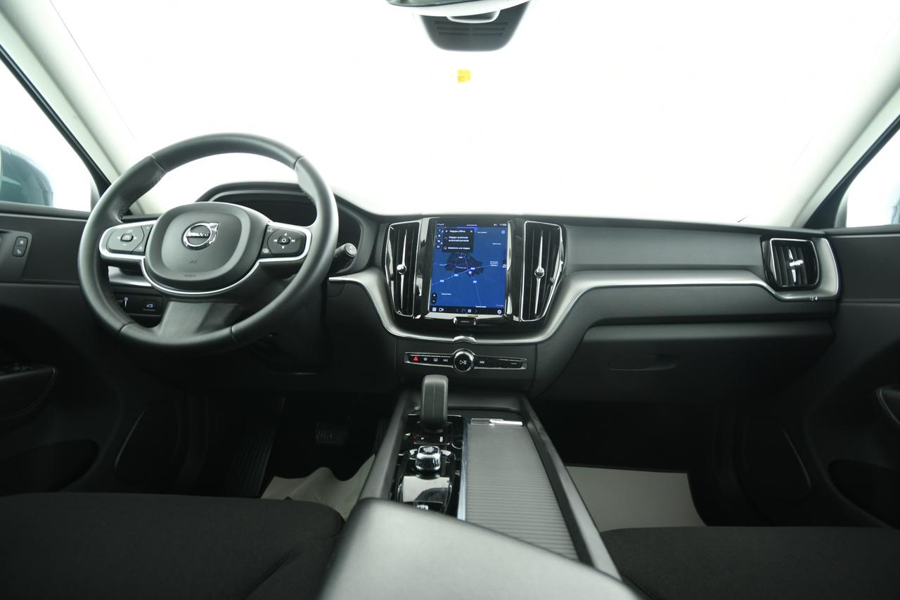 VOLVO XC60 2.0 b4 Momentum awd auto CAMERA+APP CONNECT+FULL LED