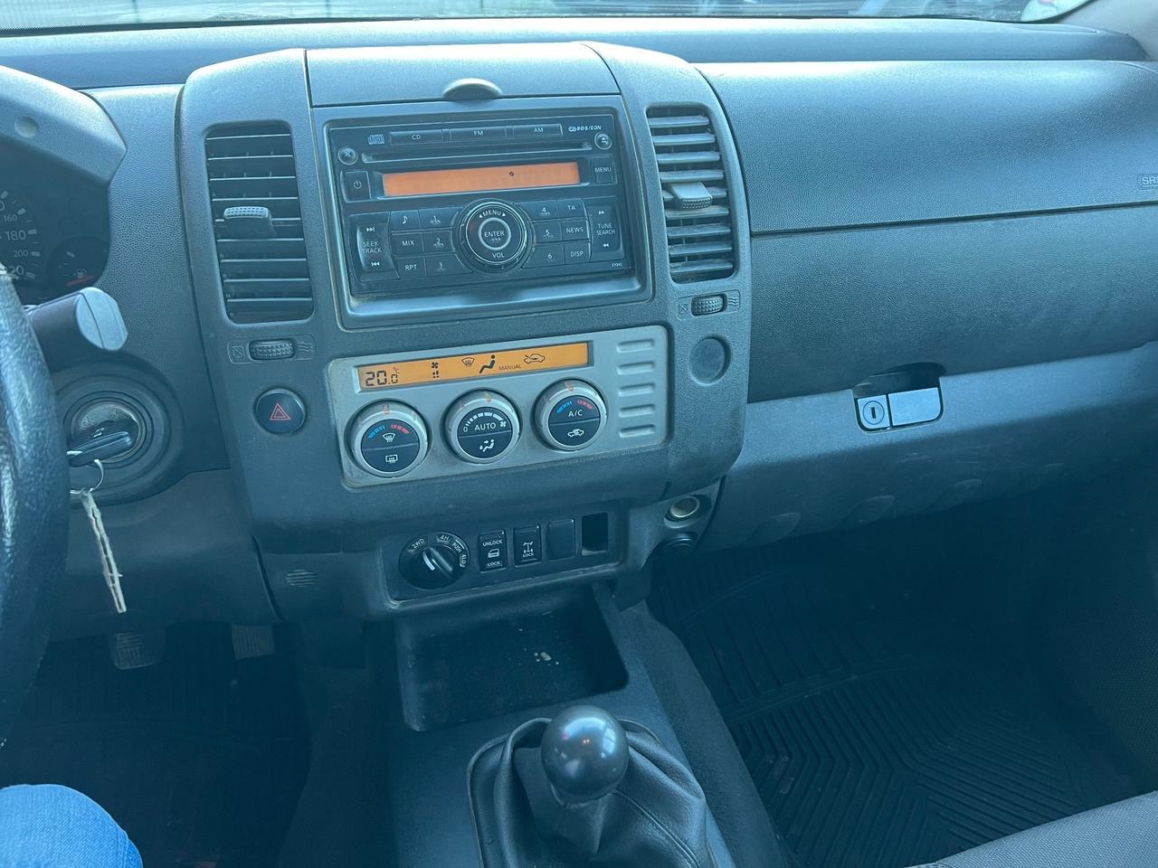 Nissan Navara 2.5 dCi 4x4 doppia cabina