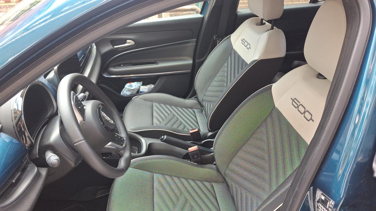 Fiat 600 Hybrid 100 CV DCT MHEV