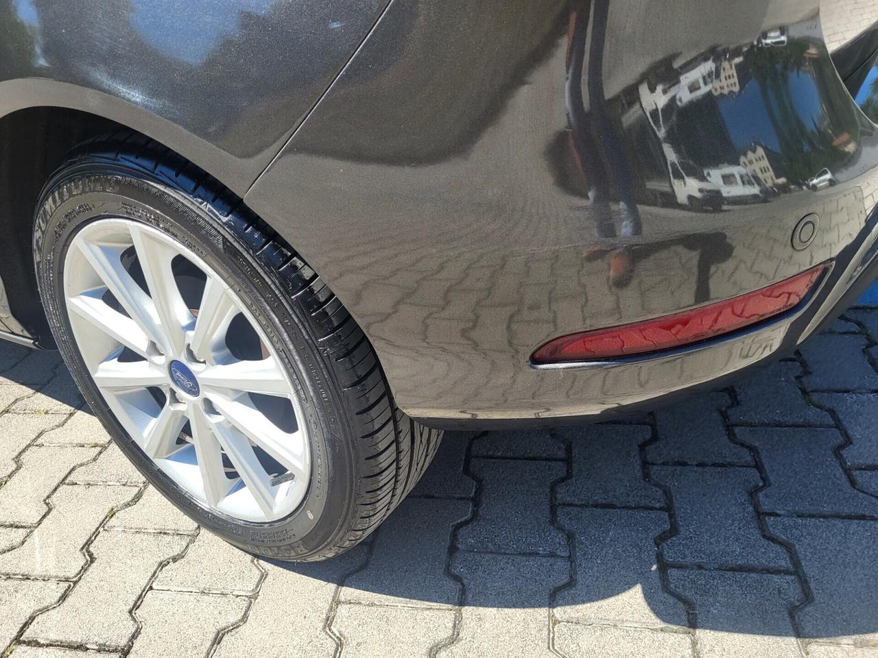 Ford B-Max 1.5 TDCi-EURO 6B-NAVI-PARK PILOT