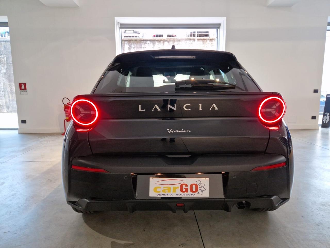 Lancia Ypsilon Hybrid e-DCT Edizione Cassina