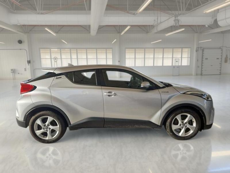 TOYOTA C-HR 1.8H 98CV E-CVT Business