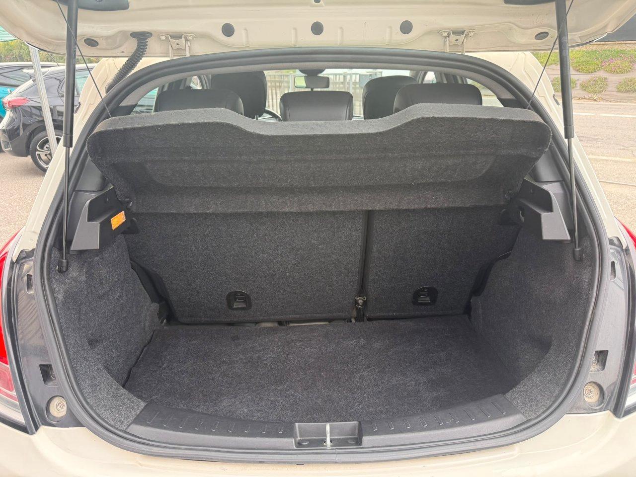 Lancia Ypsilon 5 Porte Ypsilon 1.2 8v Platinum ecochic Gpl 69cv