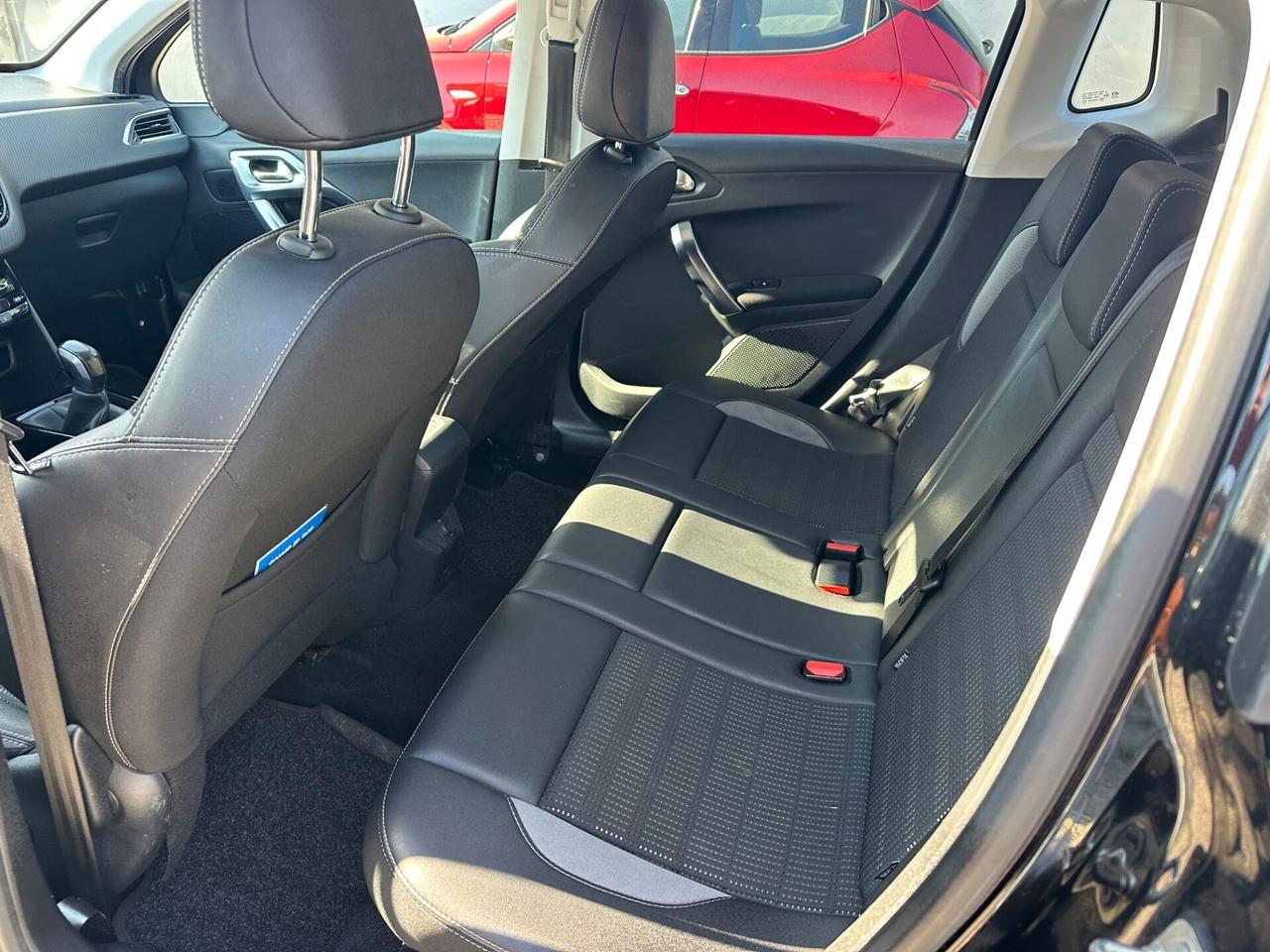 Peugeot 2008 1.2 Benzina 110 Cv Allure 2017 Km 120