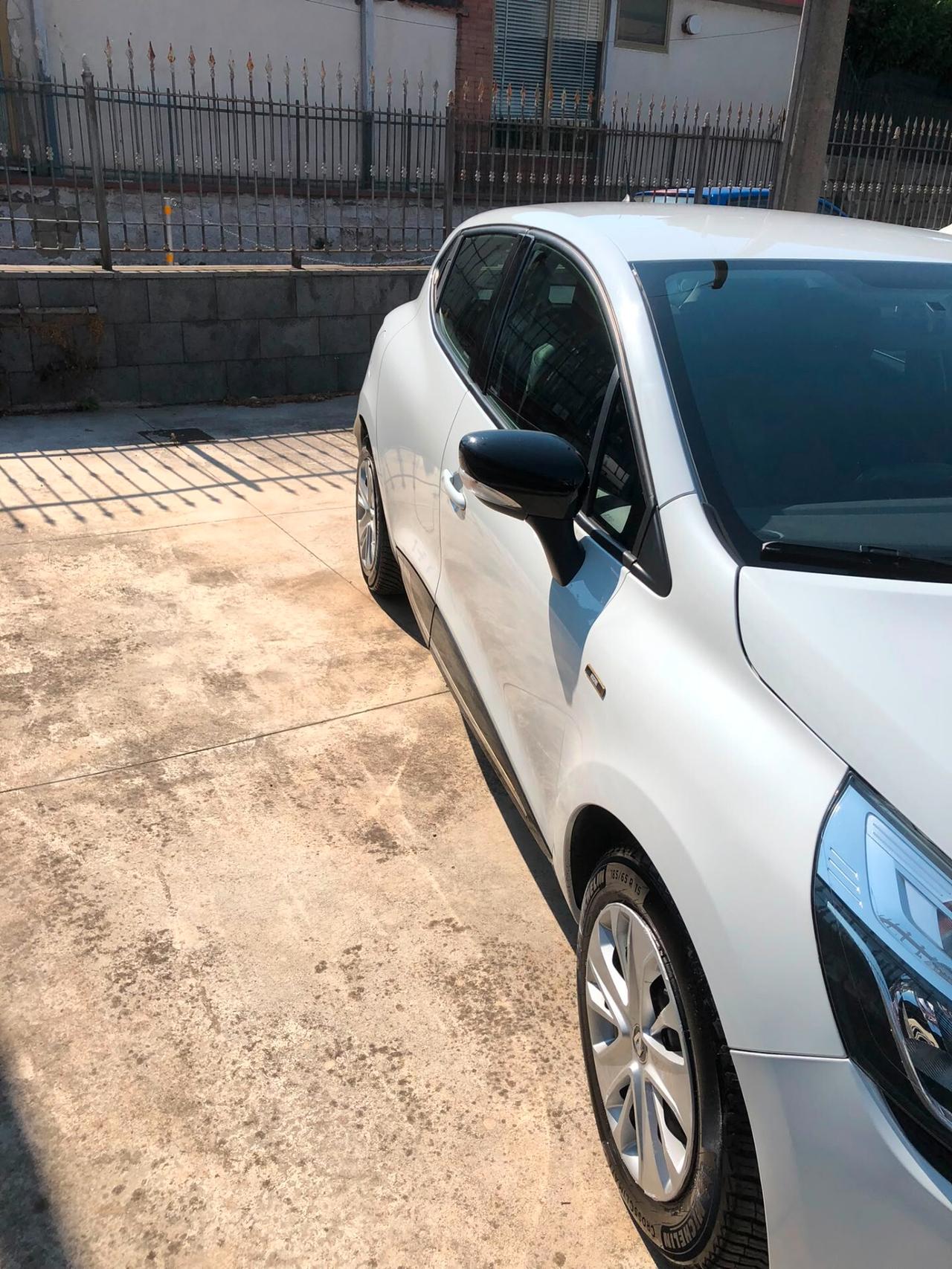 Renault Clio dCi 8V 75 CV 5 porte Moschino Intens