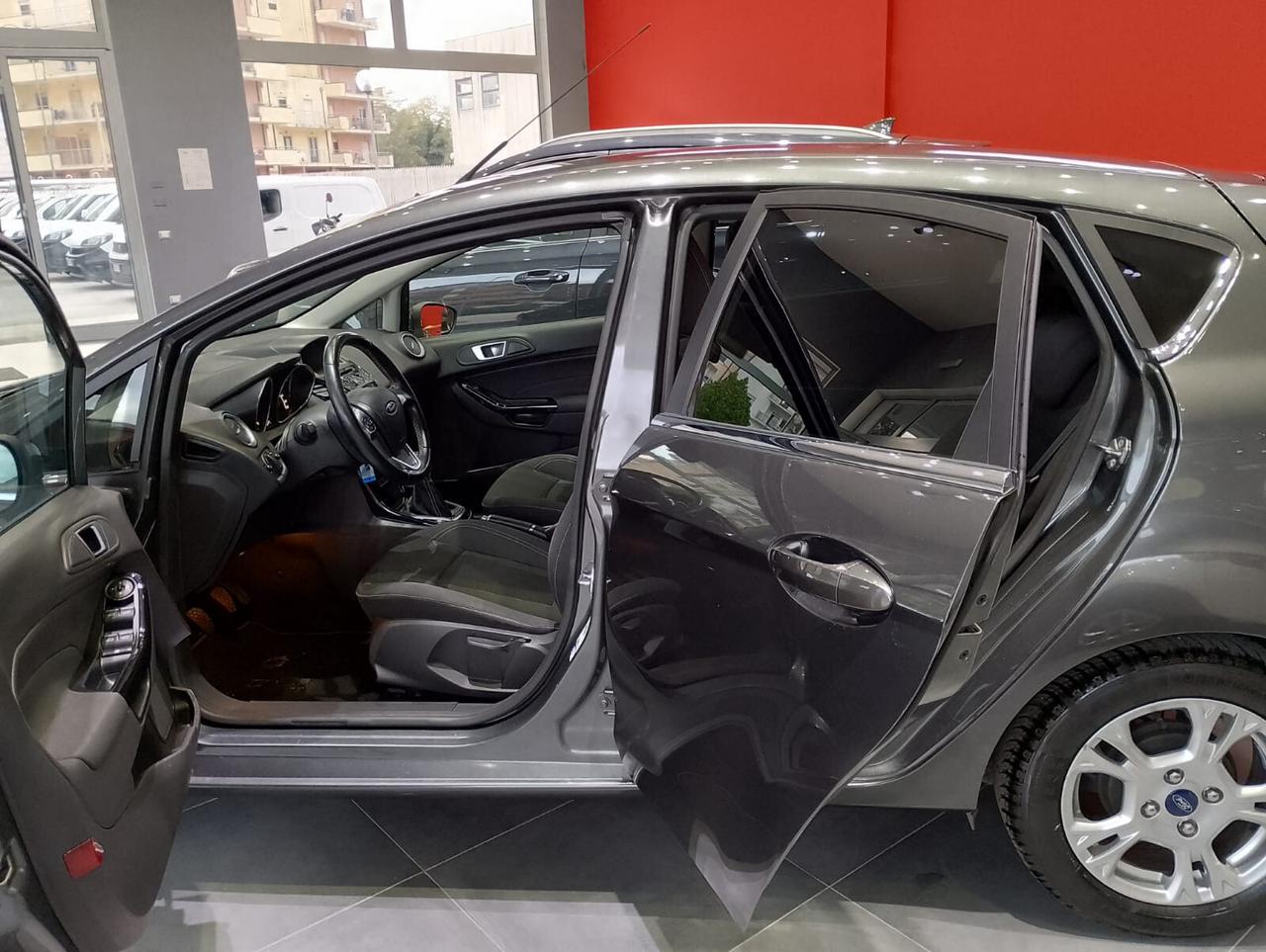 Ford Fiesta 1.5 TDCi 75CV 5 porte Titanium