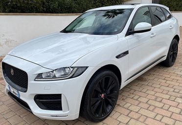 Jaguar F-Pace 3.0 D V6 300 CV AWD aut. Pure