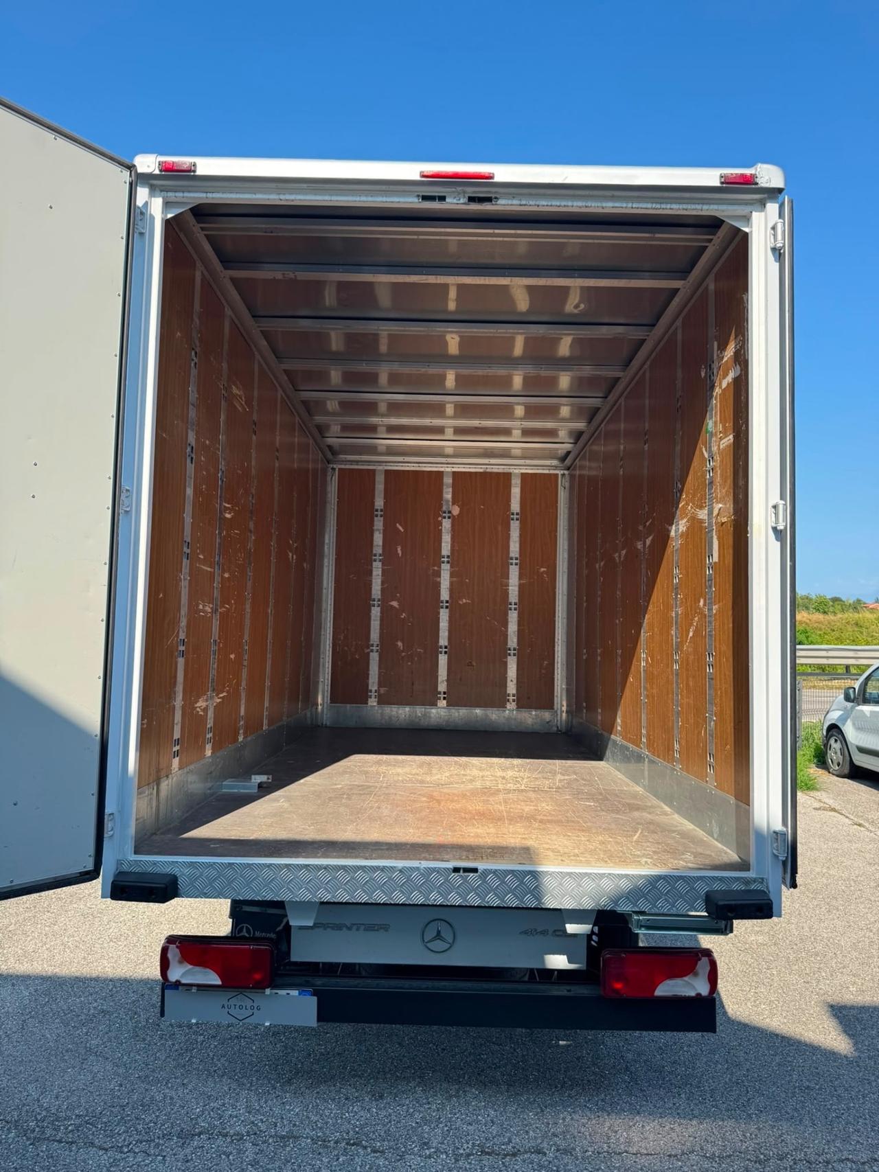 Mercedes-benz Sprinter T43/35 414 CDI RWD RG Cabinato