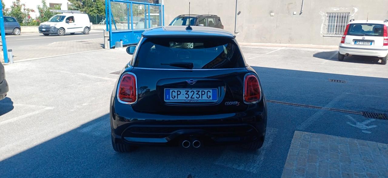 Mini 2.0 Cooper S Resolute