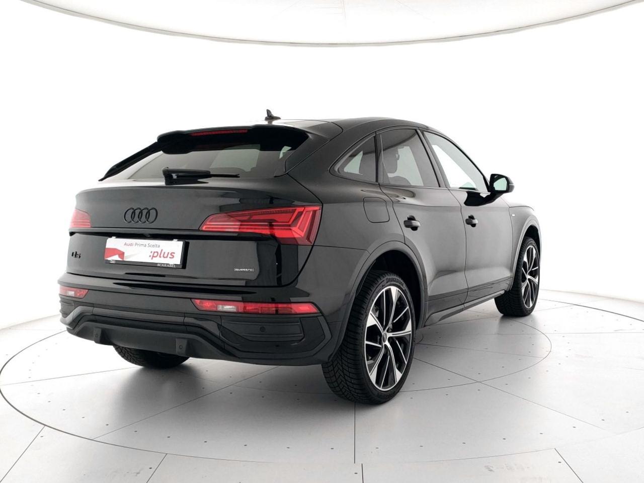 Audi Q5 sportback 40 2.0 tdi mhev 12v identity black quattro s-tronic
