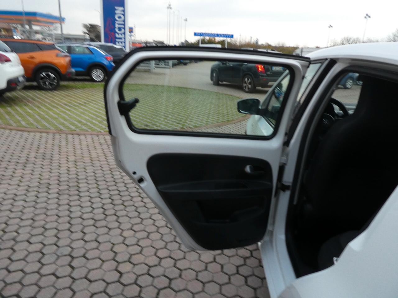 Volkswagen up! 1.0 5p. eco high BlueMotion Technology OK NEOPATENTATI