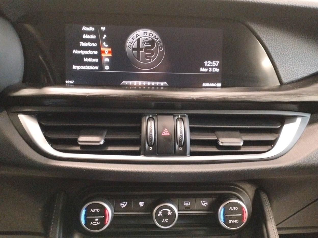 Alfa Romeo Stelvio 2.2 Turbodiesel 180 CV AT8 RWD Super