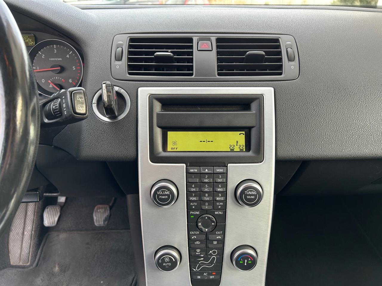 Volvo V50 D2 R-design