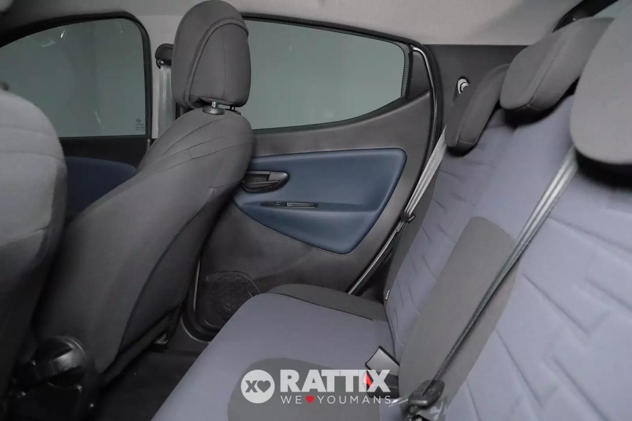 Lancia Ypsilon 1.0 Firefly Hybrid 70CV Platino