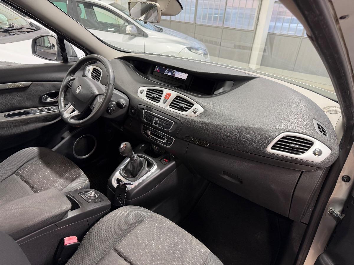 RENAULT - Scénic X-Mod - 1.5 dCi 110CV Luxe. 7P