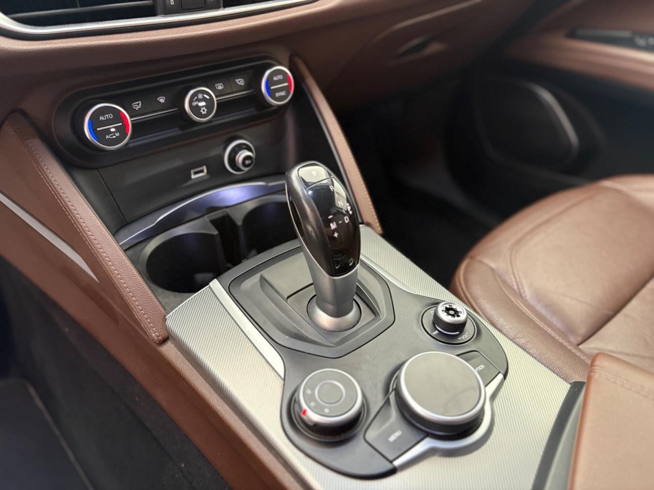 Alfa Romeo Stelvio 2.2 Turbodiesel 210 CV AT8 Q4 Executive permute e finanziamenti